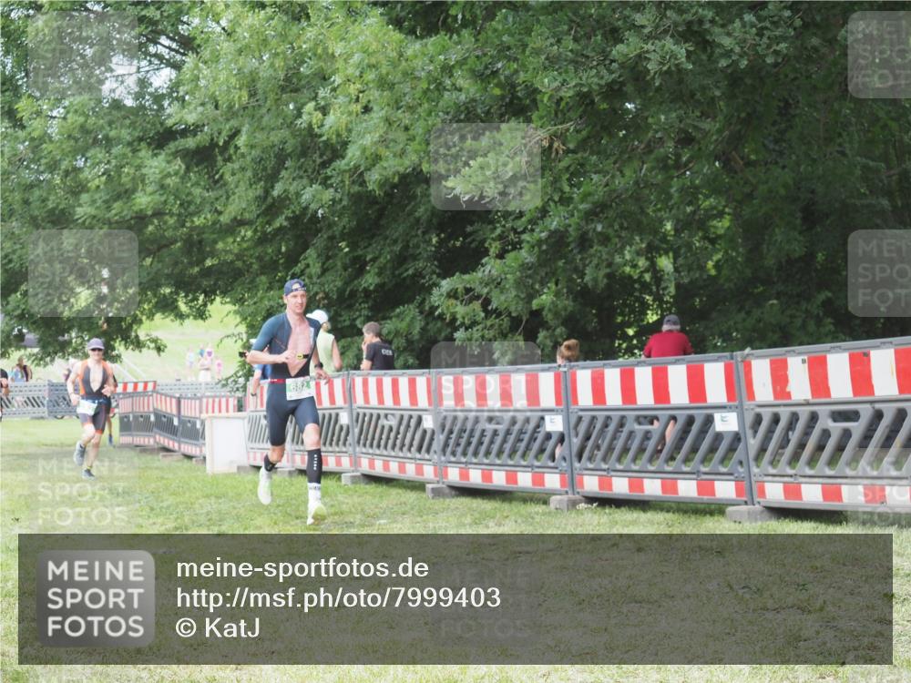 21.06.2025 - 27. Vierlanden-Triathlon KatJ http://msf.ph/oto/7999403 15.06.2025 12:53:58 Ziel 21, 60, 650, 682 meine-sportfotos.de