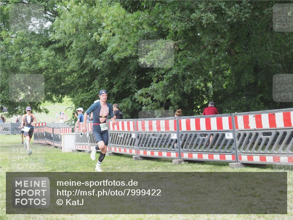 21.06.2025 - 27. Vierlanden-Triathlon KatJ http://msf.ph/oto/7999422 15.06.2025 12:53:58 Ziel 21, 60, 650, 682 meine-sportfotos.de