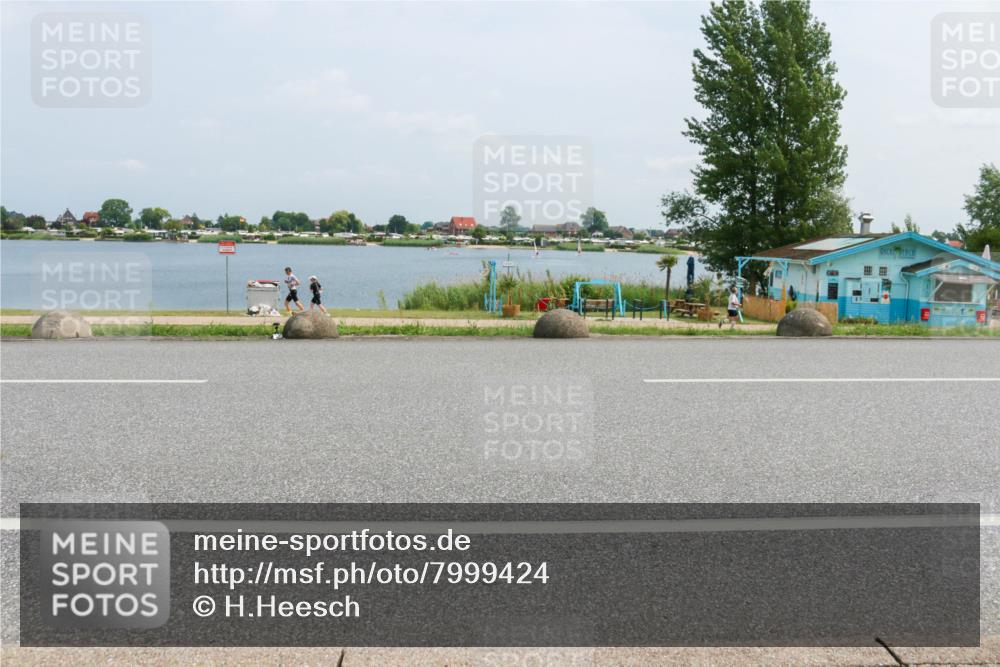 21.06.2025 - 27. Vierlanden-Triathlon H.Heesch http://msf.ph/oto/7999424 15.06.2025 12:31:48 Radfahren 861 meine-sportfotos.de