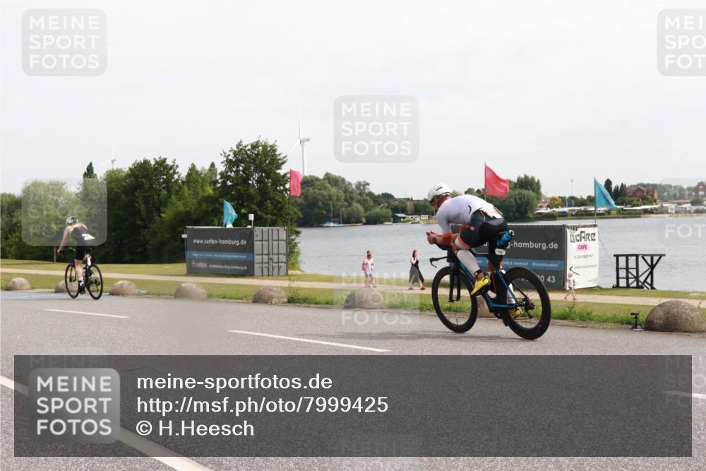 15.06.2025 - 27. Vierlanden-Triathlon H.Heesch http://msf.ph/oto/7999425 15.06.2025 10:23:18 Radfahren 80, 171, 528, 570, 597, 620 meine-sportfotos.de