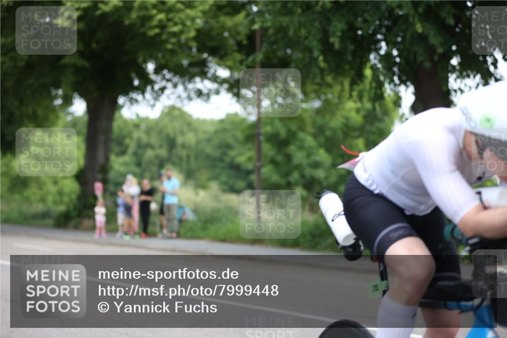 15.06.2025 - 7 Türme Triathlon Yannick Fuchs http://msf.ph/oto/7999448 15.06.2025 12:22:03 Radfahren 215, 248 meine-sportfotos.de