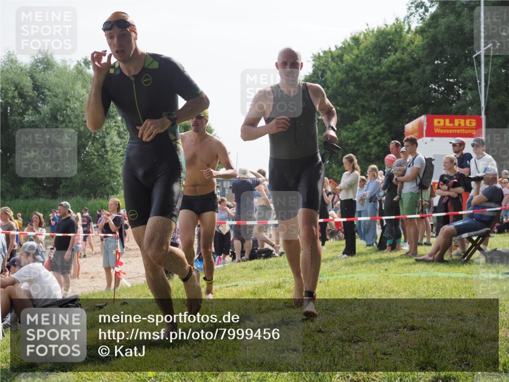 15.06.2025 - 27. Vierlanden-Triathlon KatJ http://msf.ph/oto/7999456 15.06.2025 09:56:42 Schwimmen 254, 276, 281, 286, 320, 341 meine-sportfotos.de