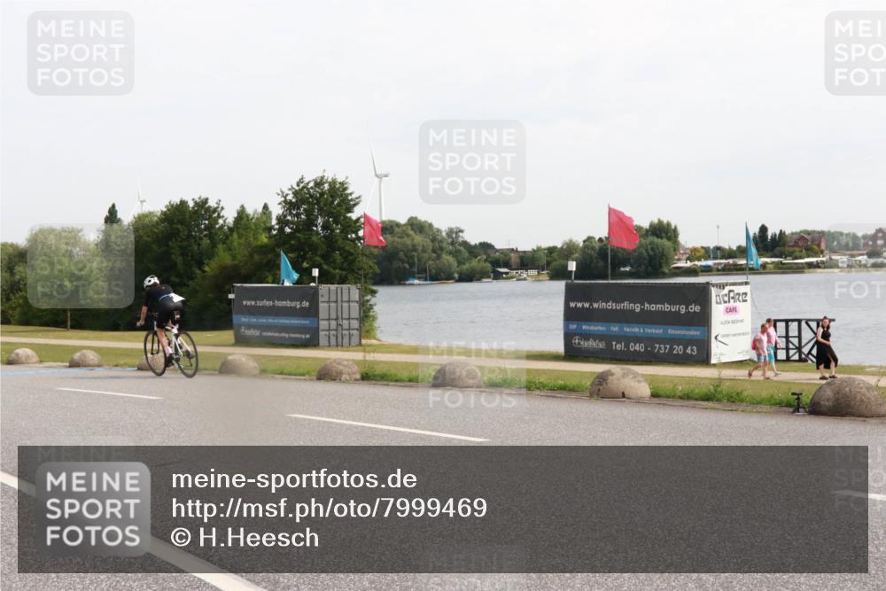 15.06.2025 - 27. Vierlanden-Triathlon H.Heesch http://msf.ph/oto/7999469 15.06.2025 10:23:28 Radfahren 60, 64, 507, 608 meine-sportfotos.de