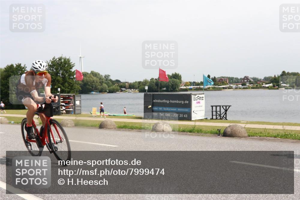 15.06.2025 - 27. Vierlanden-Triathlon H.Heesch http://msf.ph/oto/7999474 15.06.2025 11:39:41 Radfahren 708 meine-sportfotos.de