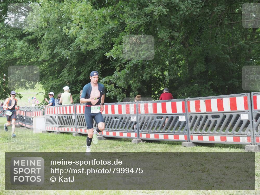 21.06.2025 - 27. Vierlanden-Triathlon KatJ http://msf.ph/oto/7999475 15.06.2025 12:53:59 Ziel 21, 60, 650, 682 meine-sportfotos.de