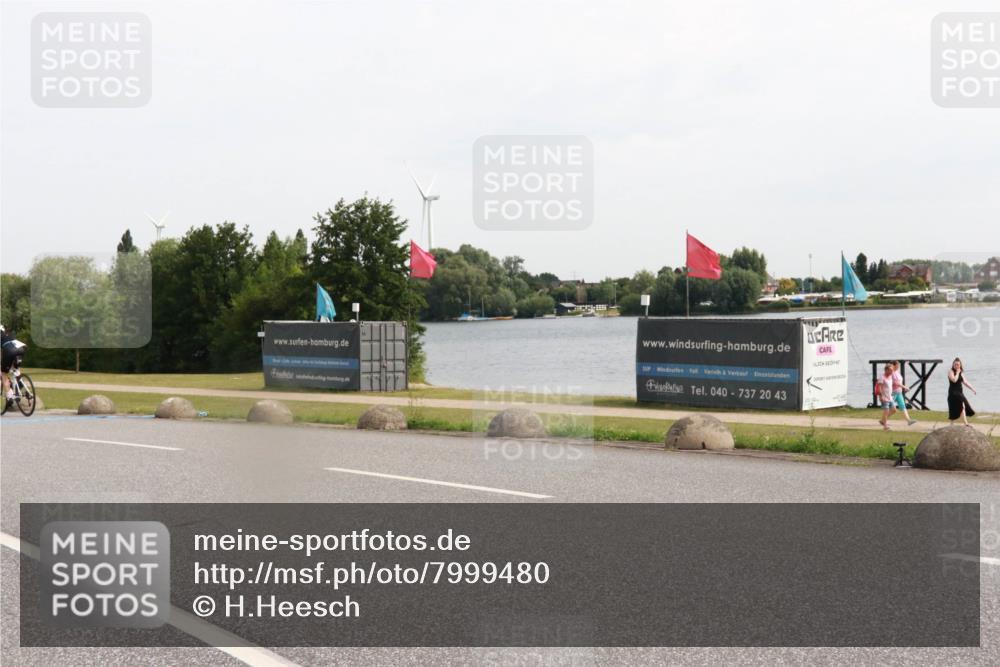 15.06.2025 - 27. Vierlanden-Triathlon H.Heesch http://msf.ph/oto/7999480 15.06.2025 10:23:29 Radfahren 60, 64, 507, 608 meine-sportfotos.de