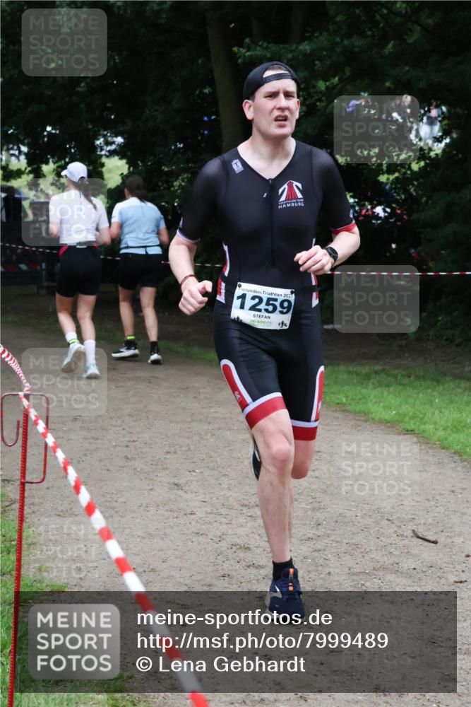 21.06.2025 - 27. Vierlanden-Triathlon Lena Gebhardt http://msf.ph/oto/7999489 15.06.2025 14:00:44 Laufen 20251, 1259 meine-sportfotos.de