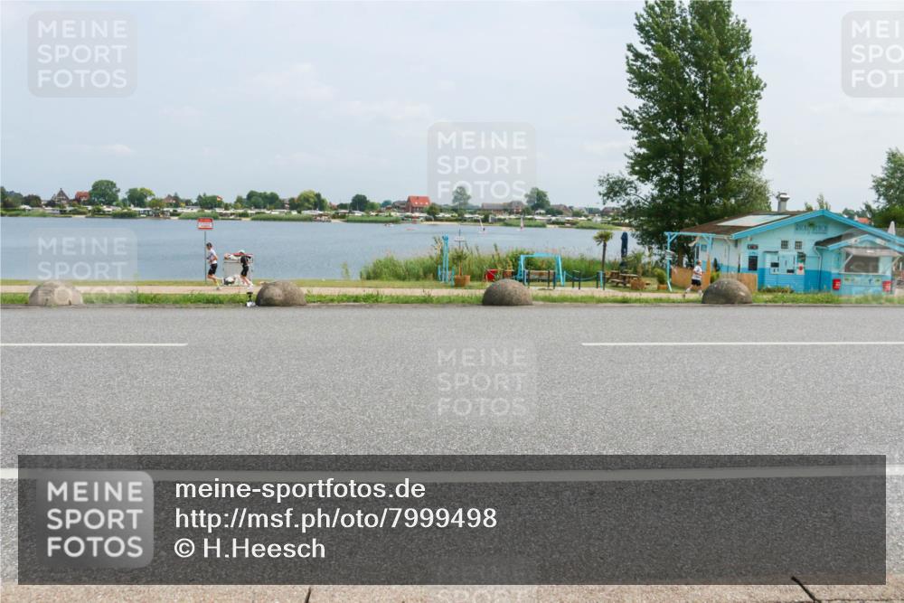 21.06.2025 - 27. Vierlanden-Triathlon H.Heesch http://msf.ph/oto/7999498 15.06.2025 12:31:48 Radfahren 861 meine-sportfotos.de
