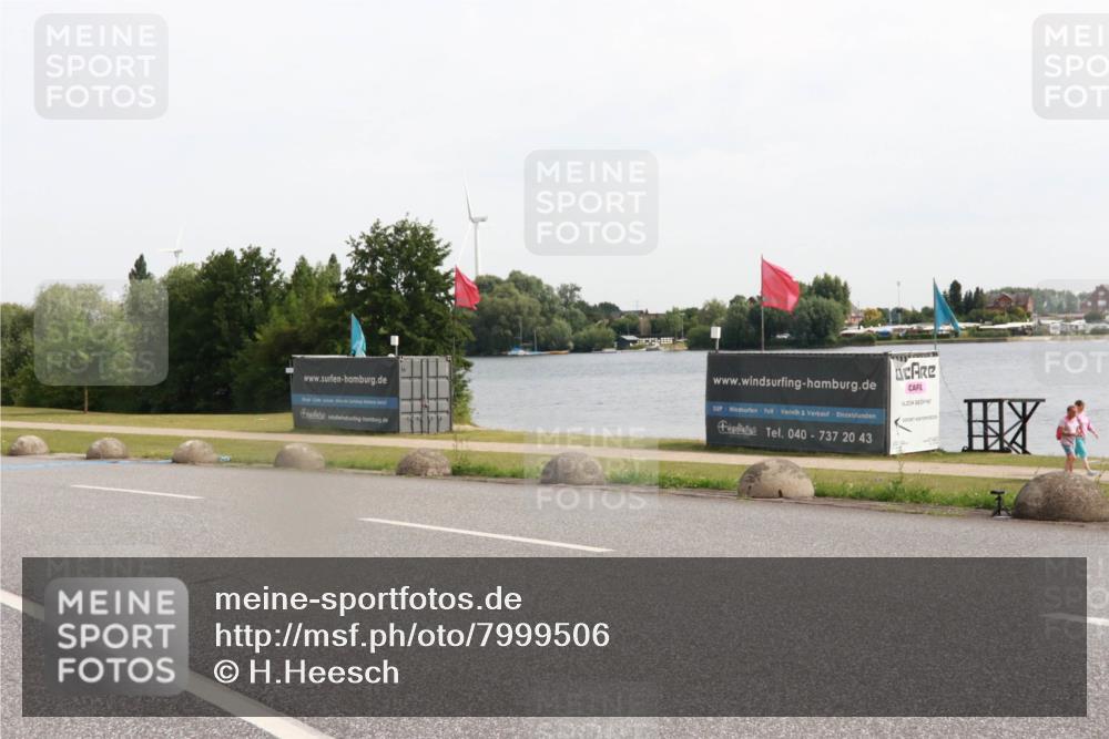 15.06.2025 - 27. Vierlanden-Triathlon H.Heesch http://msf.ph/oto/7999506 15.06.2025 10:23:31 Radfahren 64, 226, 507, 608 meine-sportfotos.de
