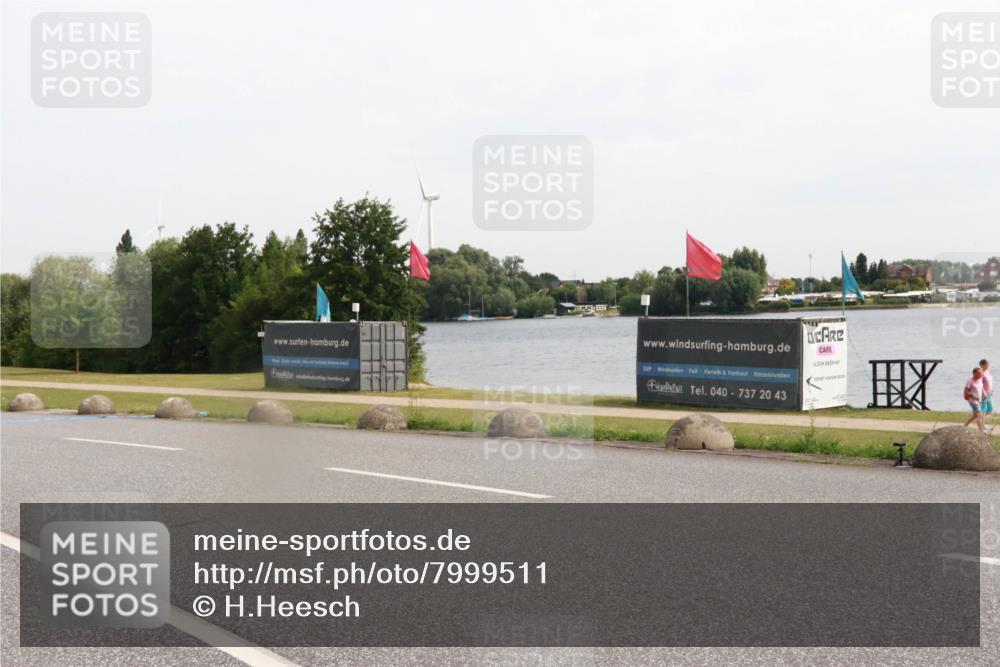 15.06.2025 - 27. Vierlanden-Triathlon H.Heesch http://msf.ph/oto/7999511 15.06.2025 10:23:31 Radfahren 64, 226, 507, 608 meine-sportfotos.de