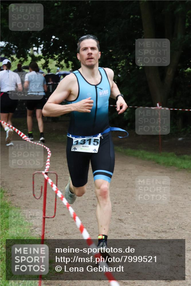 21.06.2025 - 27. Vierlanden-Triathlon Lena Gebhardt http://msf.ph/oto/7999521 15.06.2025 14:00:45 Laufen 2025, 1315 meine-sportfotos.de