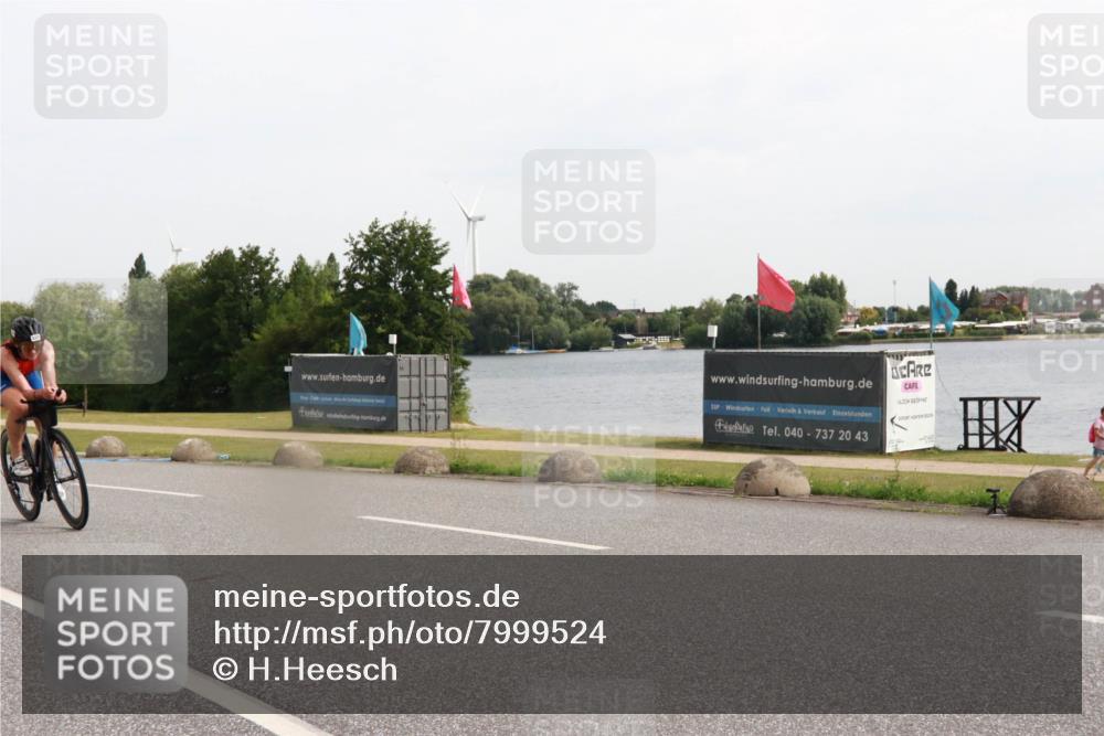 15.06.2025 - 27. Vierlanden-Triathlon H.Heesch http://msf.ph/oto/7999524 15.06.2025 10:23:32 Radfahren 64, 226, 507 meine-sportfotos.de