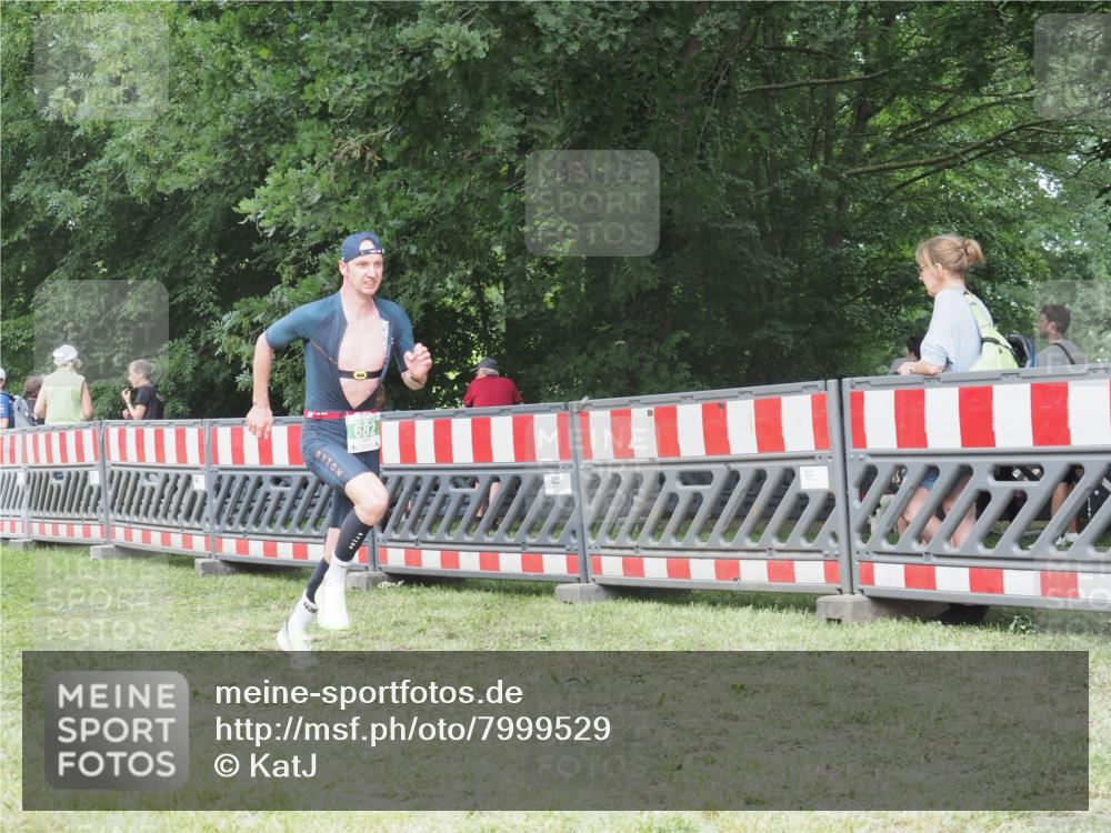 21.06.2025 - 27. Vierlanden-Triathlon KatJ http://msf.ph/oto/7999529 15.06.2025 12:53:59 Ziel 21, 60, 650, 682 meine-sportfotos.de