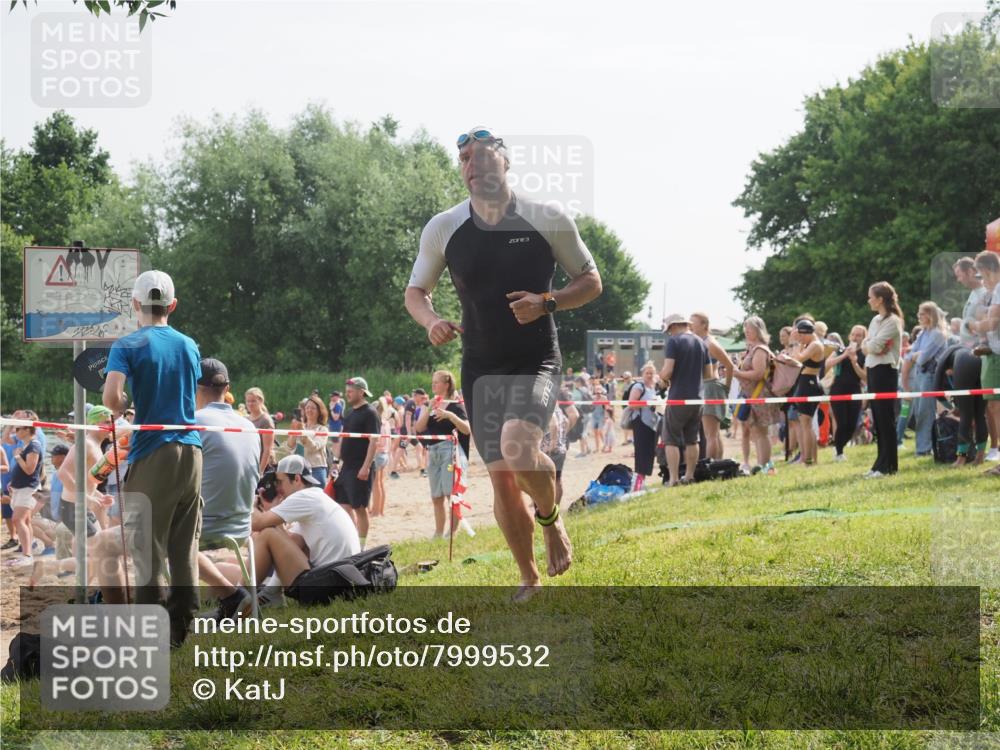 15.06.2025 - 27. Vierlanden-Triathlon KatJ http://msf.ph/oto/7999532 15.06.2025 09:56:46 Schwimmen 254, 275, 276, 281, 286, 320, 341 meine-sportfotos.de