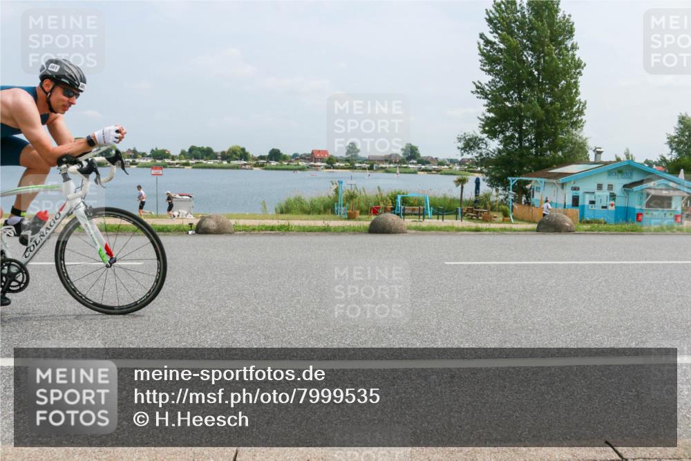 21.06.2025 - 27. Vierlanden-Triathlon H.Heesch http://msf.ph/oto/7999535 15.06.2025 12:31:48 Radfahren 861 meine-sportfotos.de
