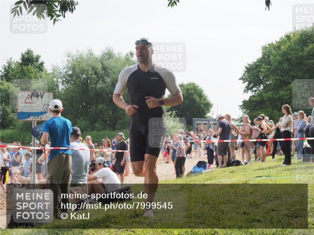 15.06.2025 - 27. Vierlanden-Triathlon KatJ http://msf.ph/oto/7999545 15.06.2025 09:56:46 Schwimmen 254, 275, 276, 281, 286, 320, 341 meine-sportfotos.de