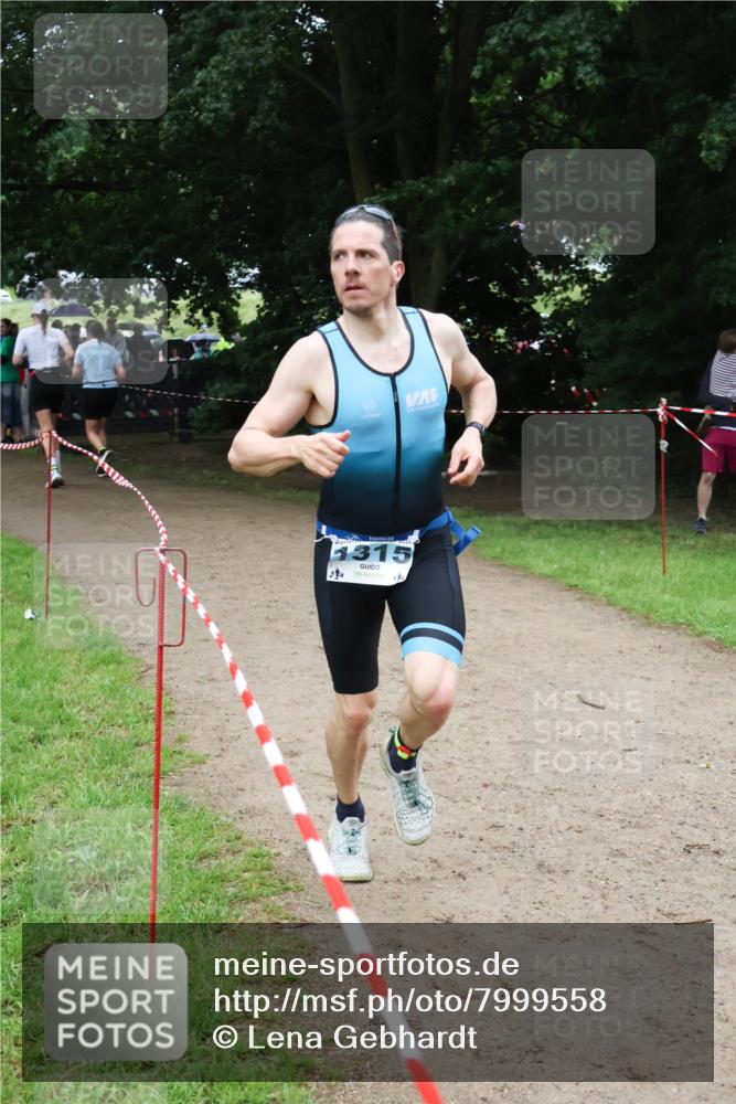 21.06.2025 - 27. Vierlanden-Triathlon Lena Gebhardt http://msf.ph/oto/7999558 15.06.2025 14:00:46 Laufen 1315, 4 meine-sportfotos.de
