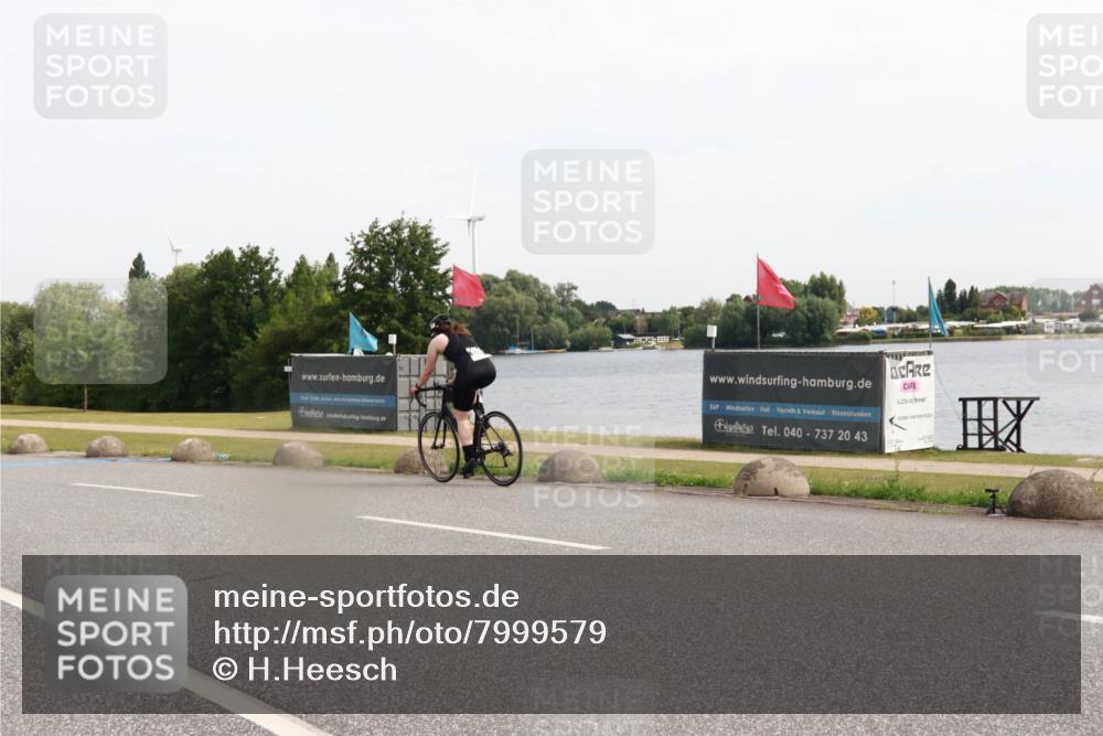 15.06.2025 - 27. Vierlanden-Triathlon H.Heesch http://msf.ph/oto/7999579 15.06.2025 10:23:35 Radfahren 226, 507, 559 meine-sportfotos.de