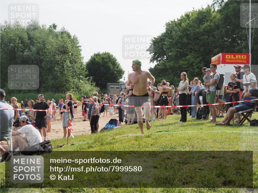 15.06.2025 - 27. Vierlanden-Triathlon KatJ http://msf.ph/oto/7999580 15.06.2025 09:56:49 Schwimmen 254, 258, 275, 276, 281, 286, 301, 320 meine-sportfotos.de
