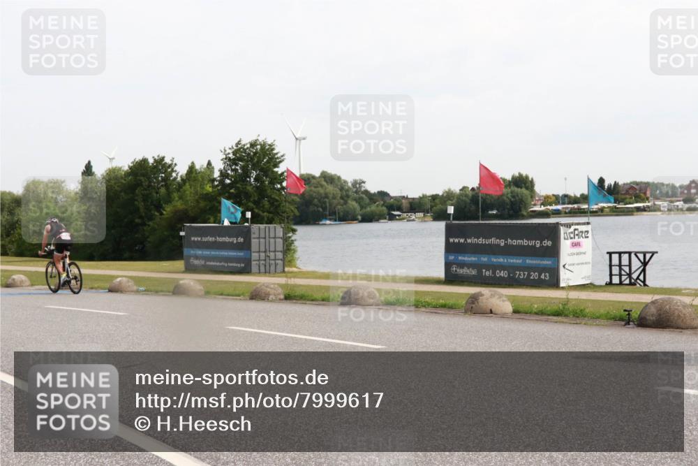 15.06.2025 - 27. Vierlanden-Triathlon H.Heesch http://msf.ph/oto/7999617 15.06.2025 10:23:44 Radfahren 163, 611 meine-sportfotos.de