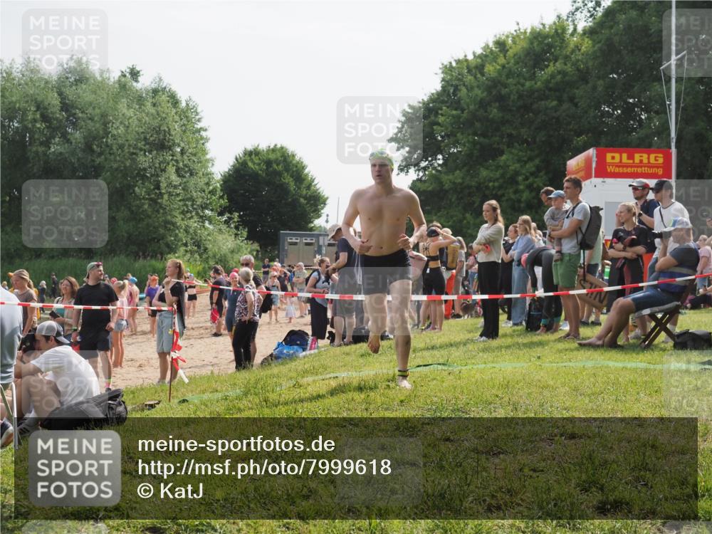 15.06.2025 - 27. Vierlanden-Triathlon KatJ http://msf.ph/oto/7999618 15.06.2025 09:56:49 Schwimmen 254, 258, 275, 276, 281, 286, 301, 320 meine-sportfotos.de