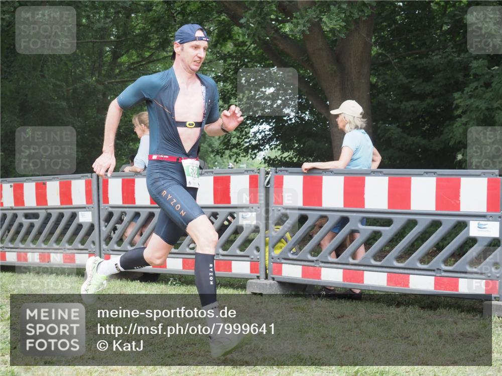 21.06.2025 - 27. Vierlanden-Triathlon KatJ http://msf.ph/oto/7999641 15.06.2025 12:54:00 Ziel 21, 60, 650, 682 meine-sportfotos.de