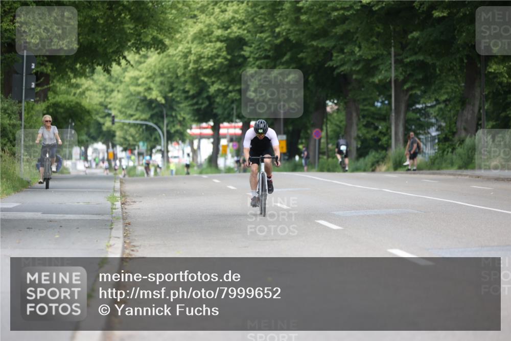 15.06.2025 - 7 Türme Triathlon Yannick Fuchs http://msf.ph/oto/7999652 15.06.2025 12:23:03 Radfahren 274, 331, 380, 485, 608 meine-sportfotos.de