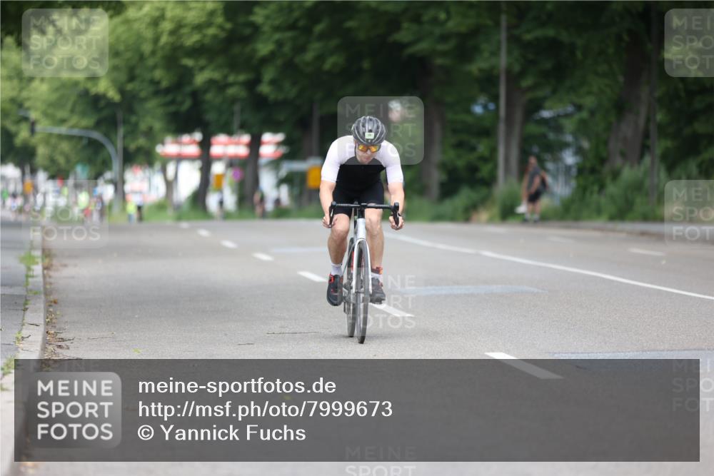 15.06.2025 - 7 Türme Triathlon Yannick Fuchs http://msf.ph/oto/7999673 15.06.2025 12:23:04 Radfahren 274, 331, 380 meine-sportfotos.de