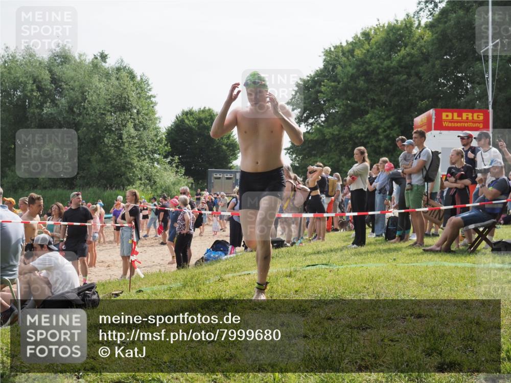 15.06.2025 - 27. Vierlanden-Triathlon KatJ http://msf.ph/oto/7999680 15.06.2025 09:56:50 Schwimmen 258, 275, 276, 281, 286, 301, 320 meine-sportfotos.de