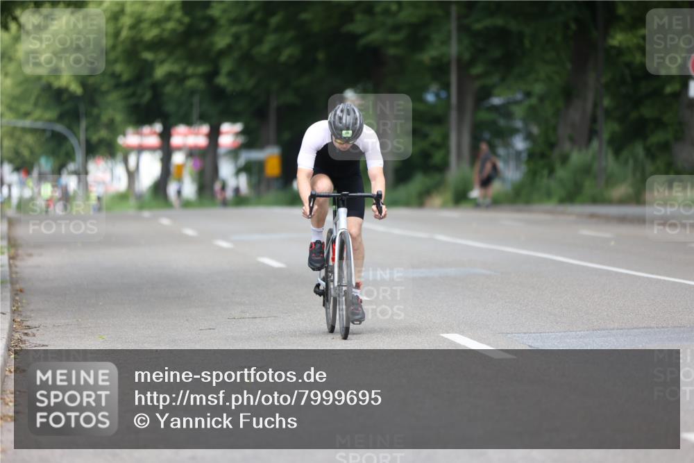 15.06.2025 - 7 Türme Triathlon Yannick Fuchs http://msf.ph/oto/7999695 15.06.2025 12:23:04 Radfahren 274, 331, 380 meine-sportfotos.de