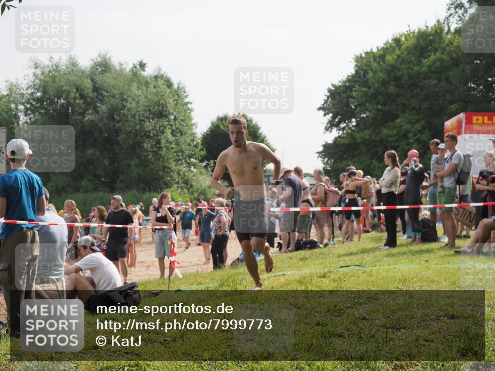 15.06.2025 - 27. Vierlanden-Triathlon KatJ http://msf.ph/oto/7999773 15.06.2025 09:56:52 Schwimmen 258, 275, 281, 301, 320 meine-sportfotos.de