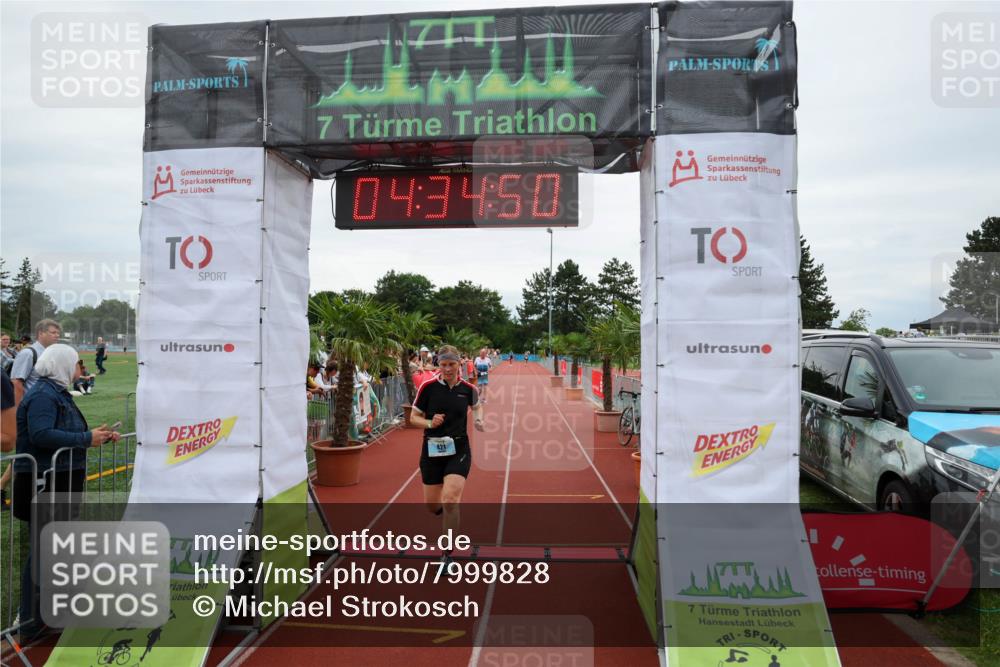 15.06.2025 - 7 Türme Triathlon Michael Strokosch http://msf.ph/oto/7999828 15.06.2025 14:34:50 Ziel 421 meine-sportfotos.de