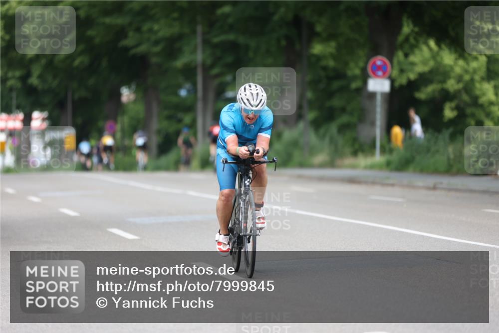 15.06.2025 - 7 Türme Triathlon Yannick Fuchs http://msf.ph/oto/7999845 15.06.2025 12:23:16 Radfahren 470, 570, 637 meine-sportfotos.de