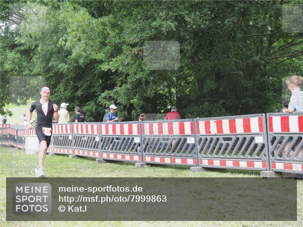 21.06.2025 - 27. Vierlanden-Triathlon KatJ http://msf.ph/oto/7999863 15.06.2025 12:54:02 Ziel 21, 60, 171, 650 meine-sportfotos.de