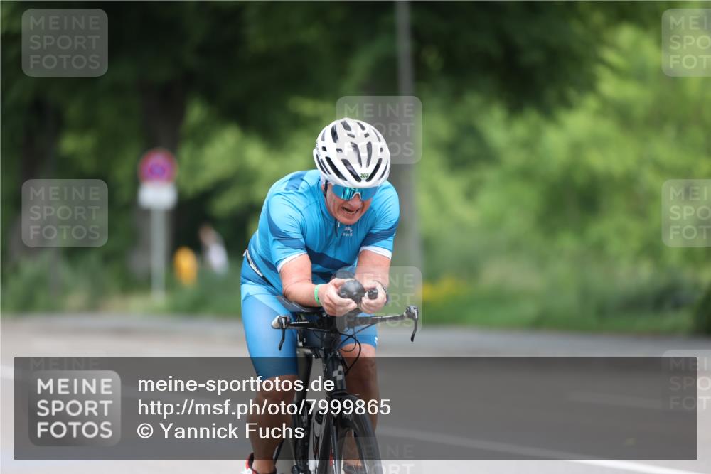 15.06.2025 - 7 Türme Triathlon Yannick Fuchs http://msf.ph/oto/7999865 15.06.2025 12:23:17 Radfahren 470, 570, 637 meine-sportfotos.de