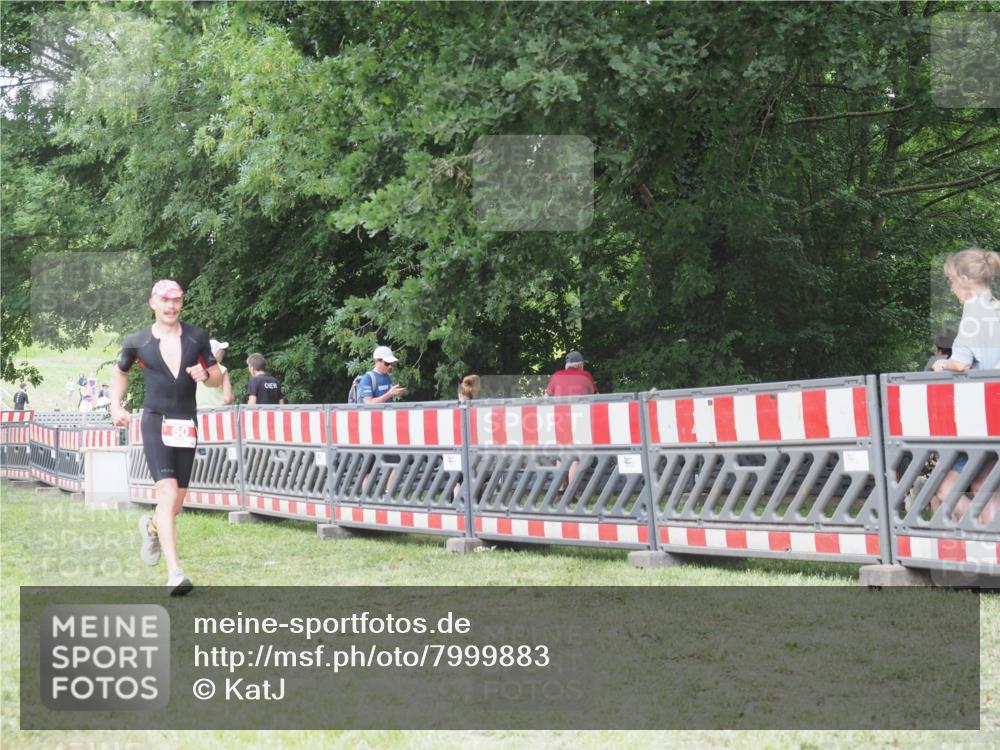 21.06.2025 - 27. Vierlanden-Triathlon KatJ http://msf.ph/oto/7999883 15.06.2025 12:54:03 Ziel 21, 60, 171, 650 meine-sportfotos.de