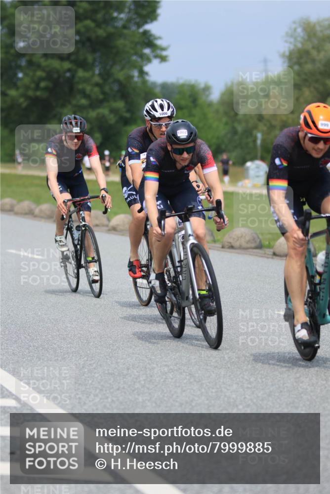 21.06.2025 - 27. Vierlanden-Triathlon H.Heesch http://msf.ph/oto/7999885 15.06.2025 12:31:41 Radfahren 785, 861, 1000, 1001, 1002, 1003 meine-sportfotos.de