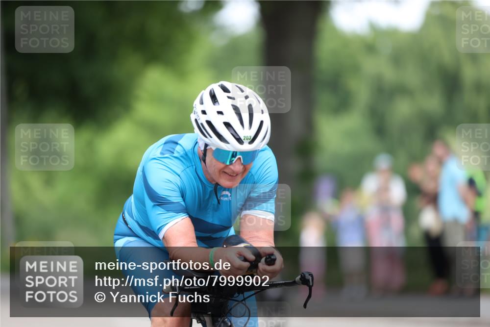 15.06.2025 - 7 Türme Triathlon Yannick Fuchs http://msf.ph/oto/7999902 15.06.2025 12:23:17 Radfahren 470, 570, 637 meine-sportfotos.de
