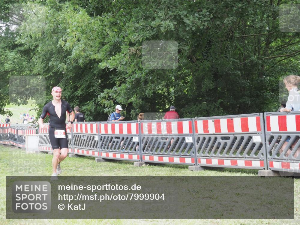 21.06.2025 - 27. Vierlanden-Triathlon KatJ http://msf.ph/oto/7999904 15.06.2025 12:54:03 Ziel 21, 60, 171, 650 meine-sportfotos.de