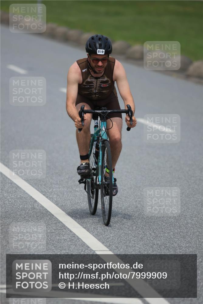 21.06.2025 - 27. Vierlanden-Triathlon H.Heesch http://msf.ph/oto/7999909 15.06.2025 12:32:18 Radfahren 784, 819, 1057, 1058, 1059, 1060 meine-sportfotos.de