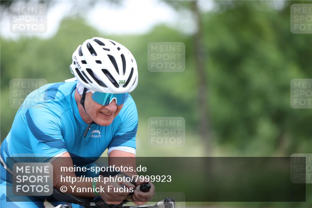 15.06.2025 - 7 Türme Triathlon Yannick Fuchs http://msf.ph/oto/7999923 15.06.2025 12:23:17 Radfahren 470, 570, 637 meine-sportfotos.de
