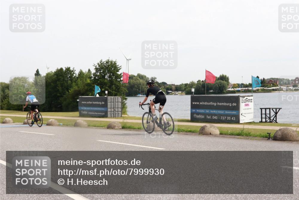 15.06.2025 - 27. Vierlanden-Triathlon H.Heesch http://msf.ph/oto/7999930 15.06.2025 10:27:31 Radfahren 165, 176, 492, 522, 549, 628 meine-sportfotos.de