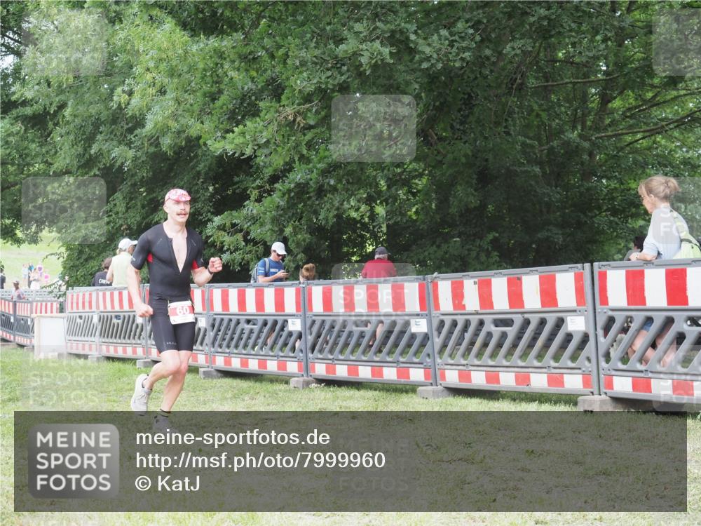 21.06.2025 - 27. Vierlanden-Triathlon KatJ http://msf.ph/oto/7999960 15.06.2025 12:54:03 Ziel 21, 60, 171, 650 meine-sportfotos.de
