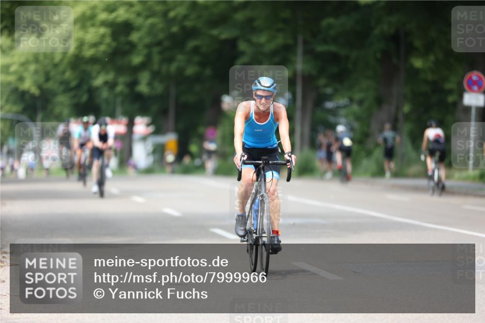 15.06.2025 - 7 Türme Triathlon Yannick Fuchs http://msf.ph/oto/7999966 15.06.2025 13:14:24 Radfahren 201, 220, 420, 581, 660, 735, 918, 921, 929, 1110 meine-sportfotos.de