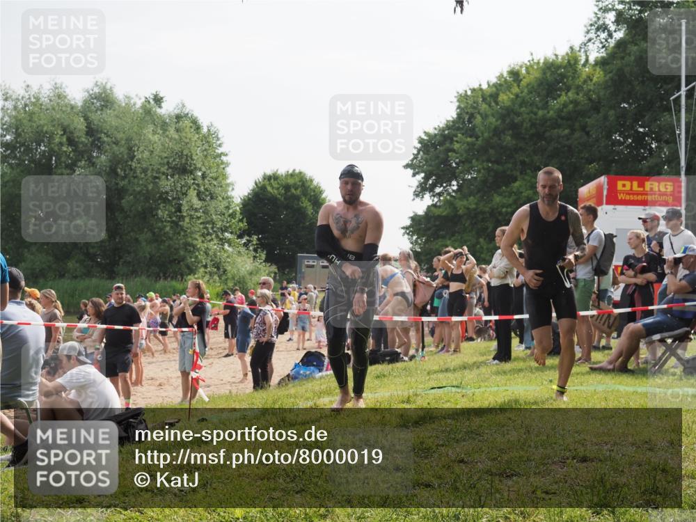 15.06.2025 - 27. Vierlanden-Triathlon KatJ http://msf.ph/oto/8000019 15.06.2025 09:56:55 Schwimmen 258, 275, 281, 301, 325 meine-sportfotos.de