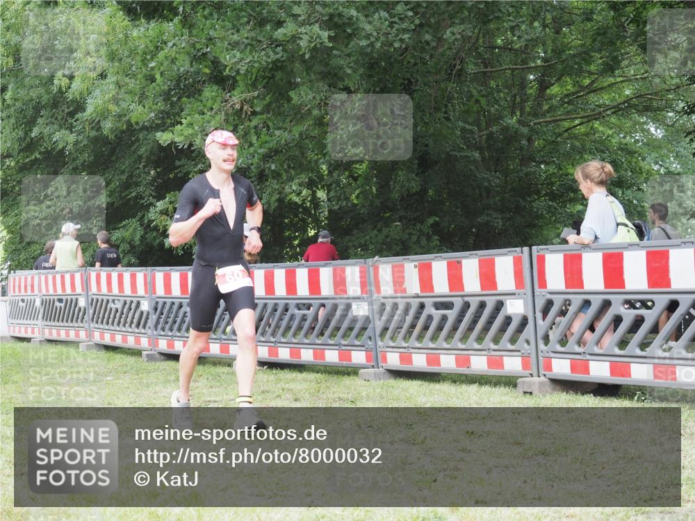 21.06.2025 - 27. Vierlanden-Triathlon KatJ http://msf.ph/oto/8000032 15.06.2025 12:54:04 Ziel 21, 60, 171 meine-sportfotos.de