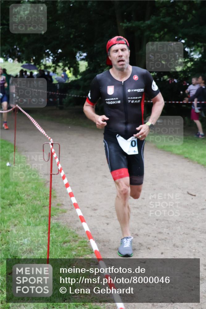 21.06.2025 - 27. Vierlanden-Triathlon Lena Gebhardt http://msf.ph/oto/8000046 15.06.2025 14:01:49 Laufen 100, 0 meine-sportfotos.de