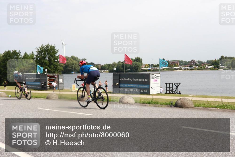 21.06.2025 - 27. Vierlanden-Triathlon H.Heesch http://msf.ph/oto/8000060 15.06.2025 11:40:28 Radfahren 707 meine-sportfotos.de