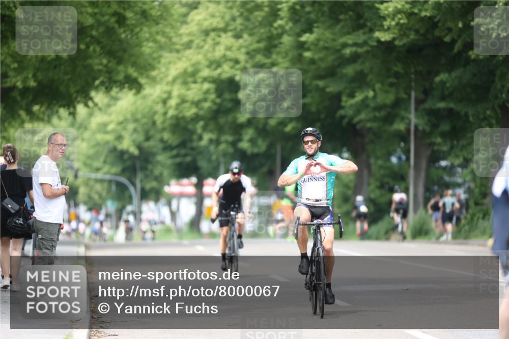 15.06.2025 - 7 Türme Triathlon Yannick Fuchs http://msf.ph/oto/8000067 15.06.2025 13:14:28 Radfahren 201, 220, 420, 735, 897, 918, 929, 1159 meine-sportfotos.de