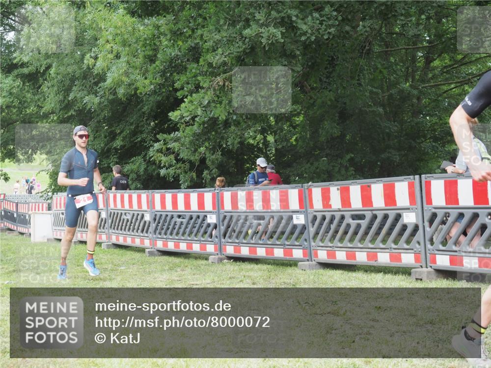 21.06.2025 - 27. Vierlanden-Triathlon KatJ http://msf.ph/oto/8000072 15.06.2025 12:54:05 Ziel 21, 60, 171 meine-sportfotos.de